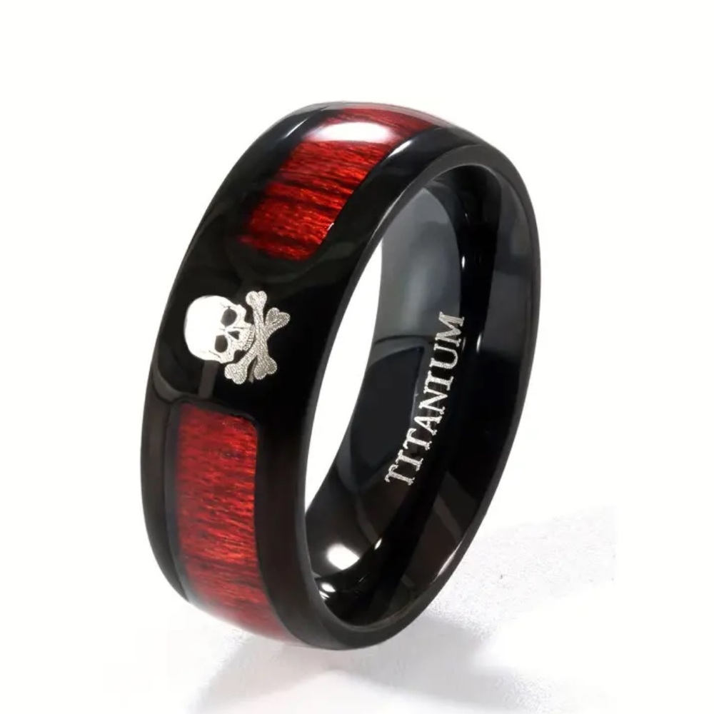 MENS BLACK PLATED TITANIUM RING WITH WHISKEY 🥃 BARREL INSIDE